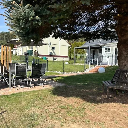 Apartmán Ostsee Familienwohnung Mit 3 Schlafzimmern & Garten Lutow